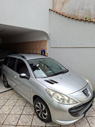 PEUGEOT 207 1.4 XR SW 8V FLEX 4P MANUAL PEUGEOT 207 1.4 XR SW 8V FLEX 4P MANUAL